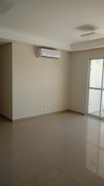 Apartamento ao lado do Centro Medico UNIMED e Ribeirão Shopping com 03 dormitórios (01 suíte), armários, ventiladores de teto, 02 com ares condicionados