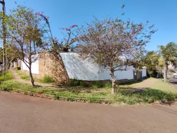 Casa Assobradada de Esquina (opção de 02 entradas para pedestres) ao lado do hospital Ribeirânia e avenida Costabile Romano com 03 dormitórios (01 suíte)