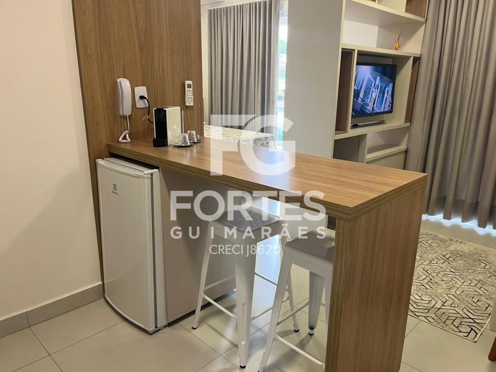 Apartamento Semelhante Alugar Apartamentos / Stúdio em Ribeirão Preto R$ 2.000,00 - Foto 1