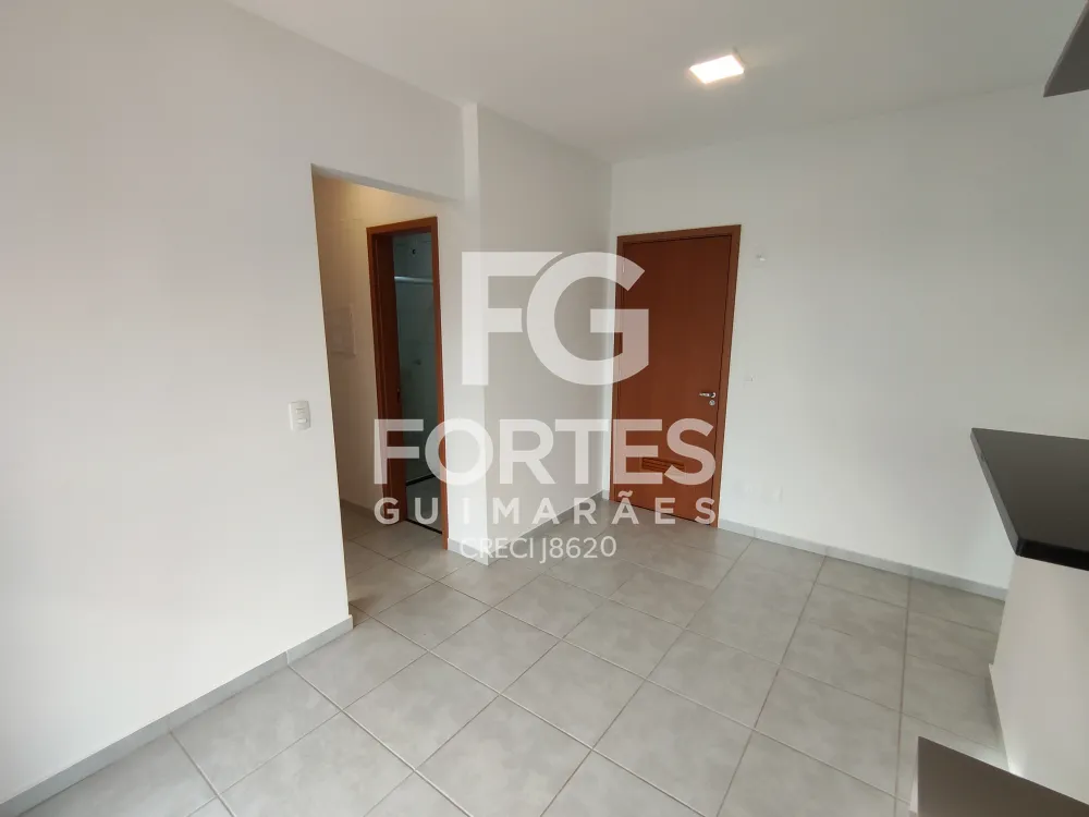 Alugar Apartamentos / Padrão em Ribeirão Preto R$ 1.650,00 - Foto 4