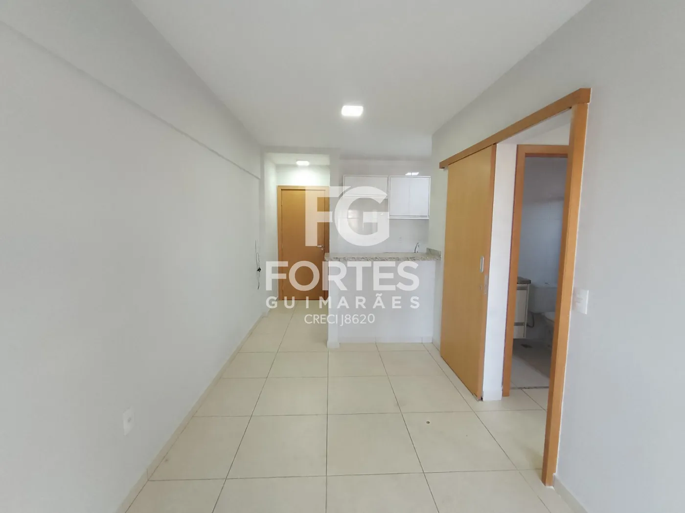 Alugar Apartamentos / Padrão em Ribeirão Preto R$ 1.600,00 - Foto 3