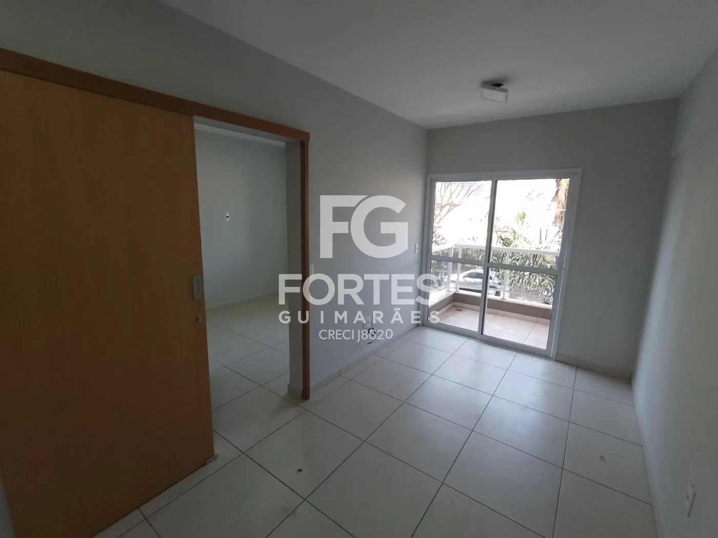 Alugar Apartamentos / Padrão em Ribeirão Preto R$ 1.600,00 - Foto 2