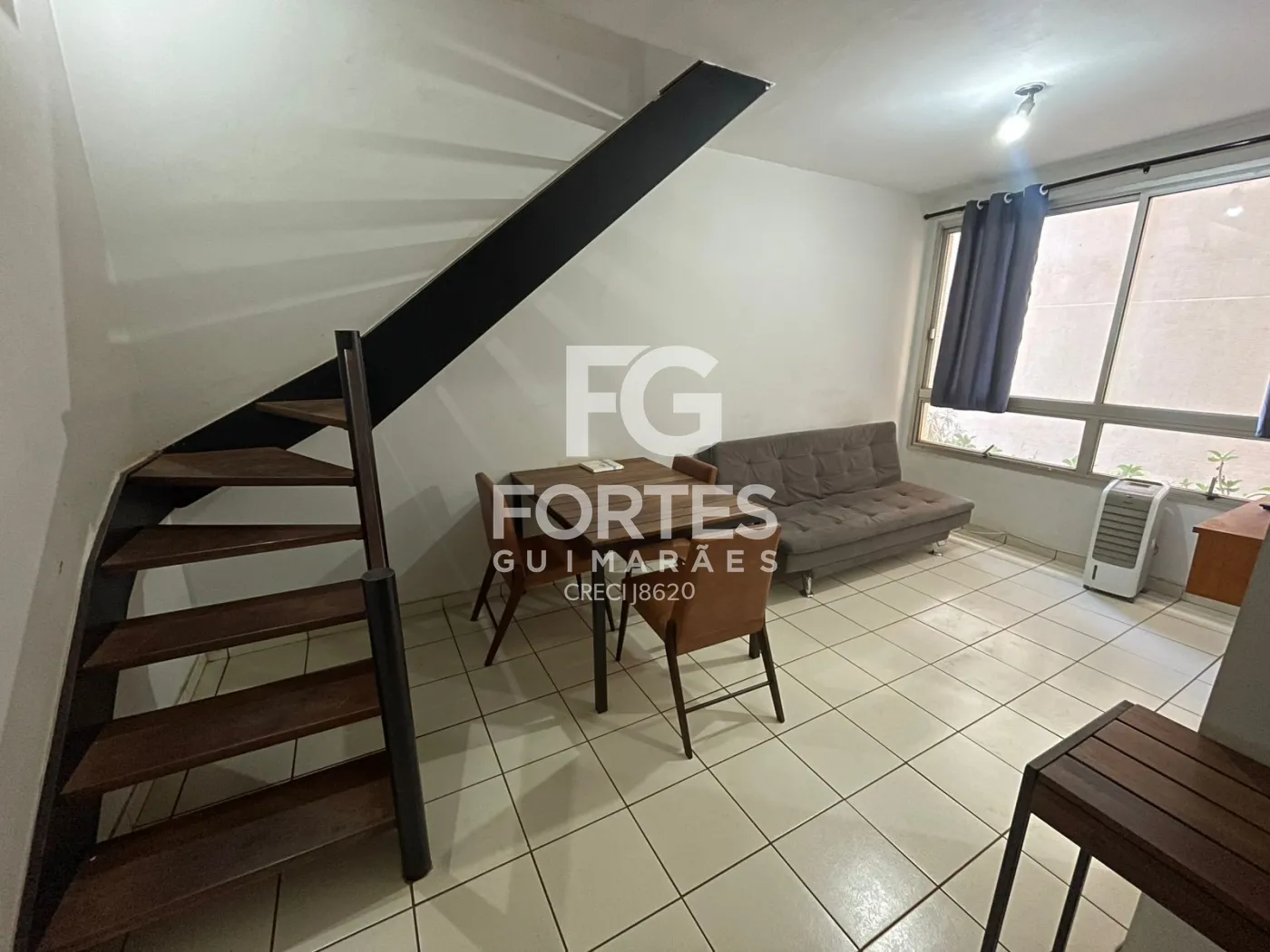 Alugar Apartamentos / Padrão em Ribeirão Preto R$ 1.300,00 - Foto 2