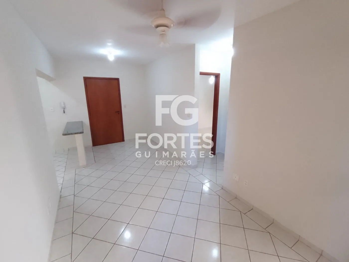 Alugar Apartamentos / Padrão em Ribeirão Preto R$ 1.350,00 - Foto 4