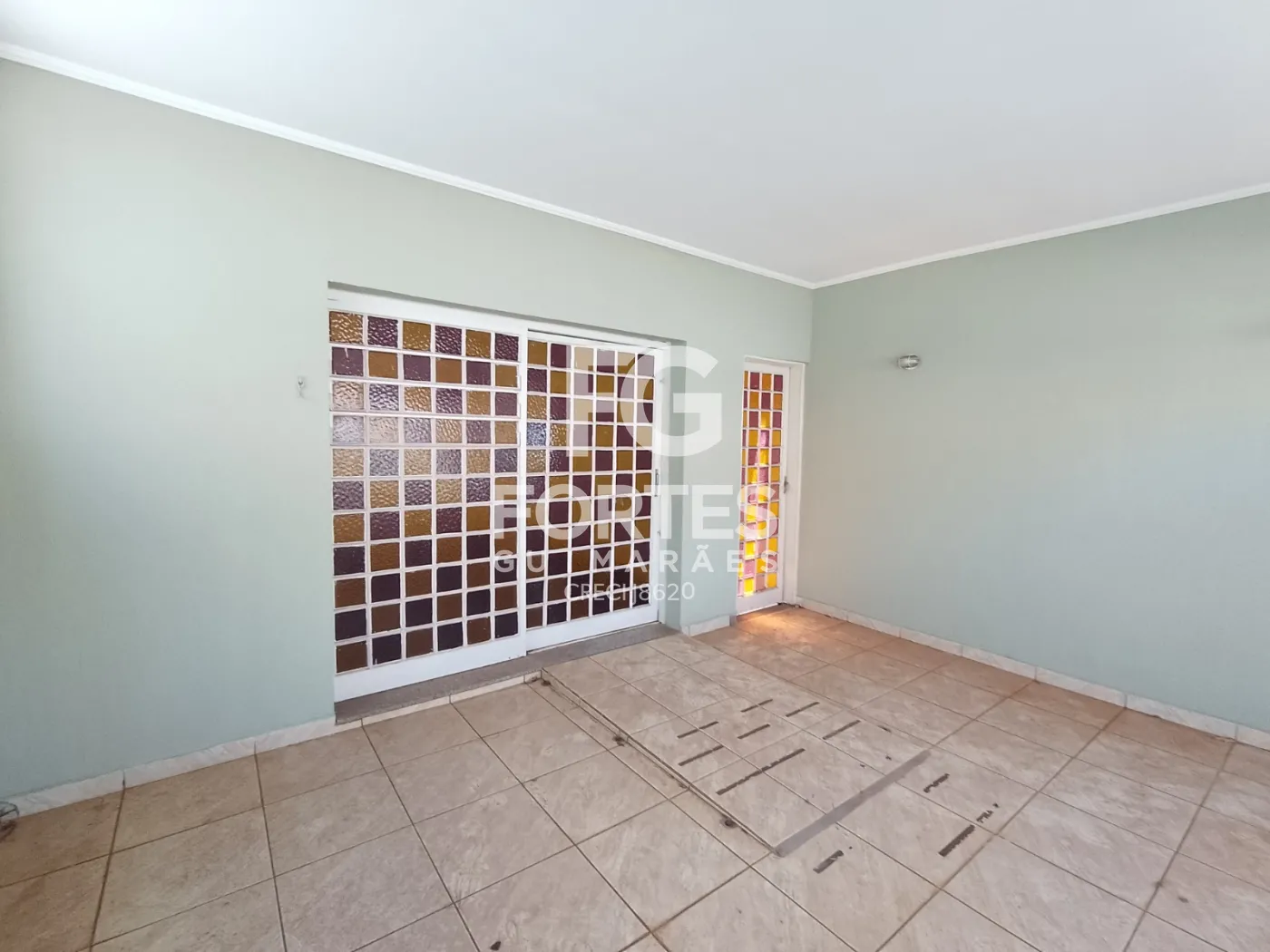 Alugar Casas / Padrão em Ribeirão Preto R$ 1.900,00 - Foto 3