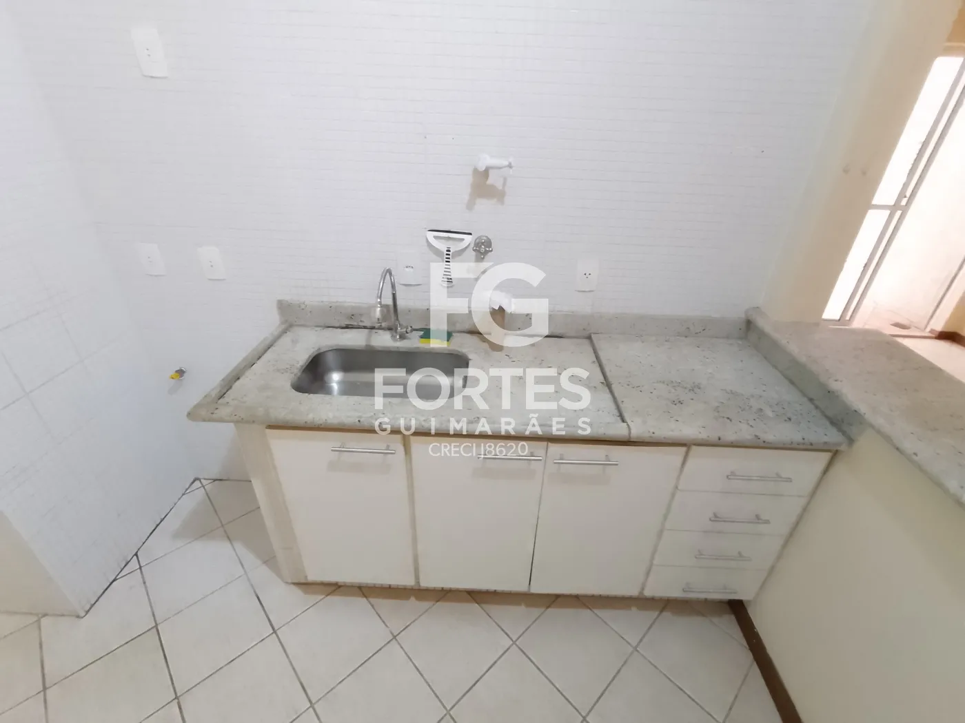Alugar Apartamentos / Padrão em Ribeirão Preto R$ 1.600,00 - Foto 4