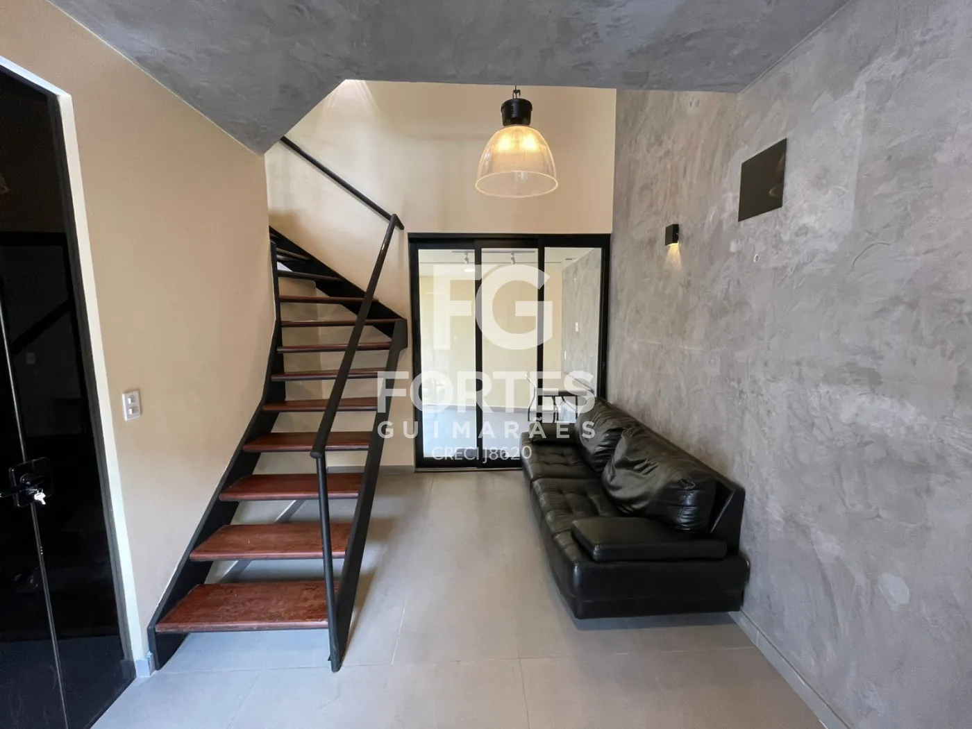 Alugar Apartamentos / Padrão em Ribeirão Preto R$ 2.000,00 - Foto 1