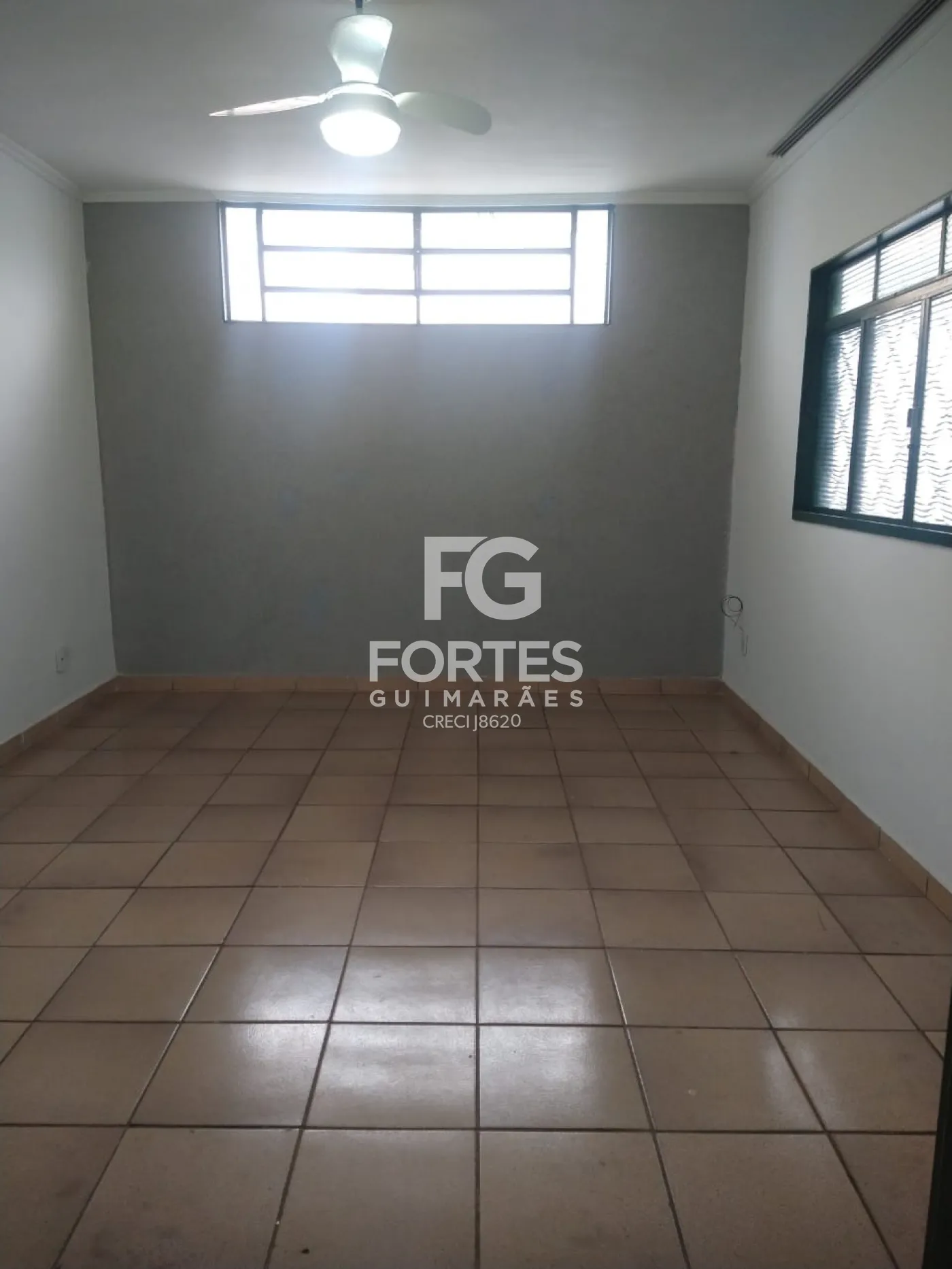 Alugar Casas / Padrão em Ribeirão Preto R$ 2.100,00 - Foto 1