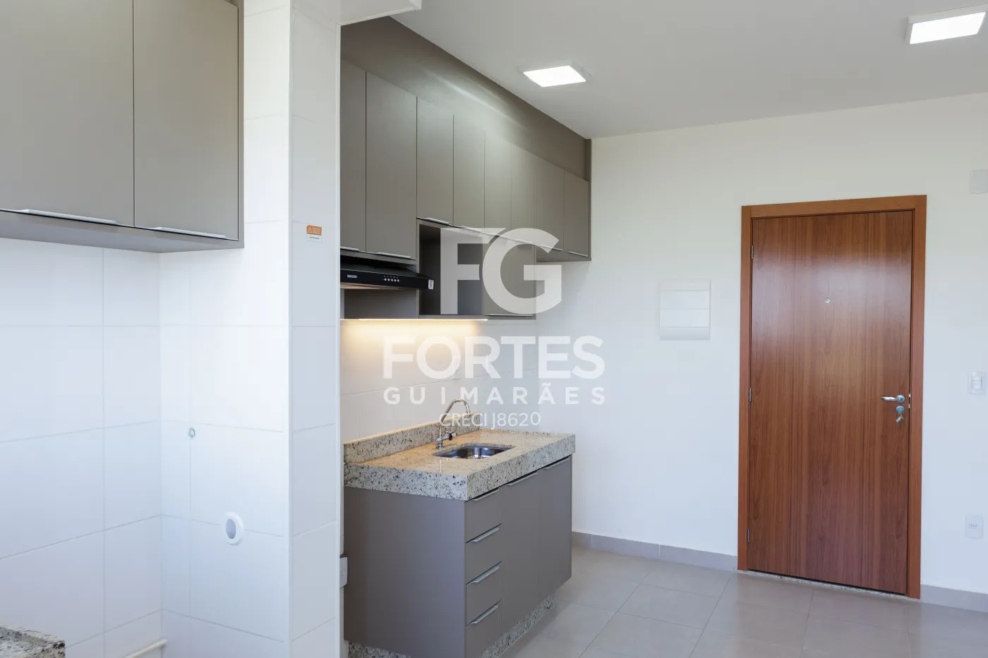 Alugar Apartamentos / Padrão em Ribeirão Preto R$ 1.950,00 - Foto 4