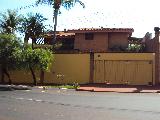 Alugar Casas / Padrão em Ribeirão Preto. apenas R$ 15.000,00
