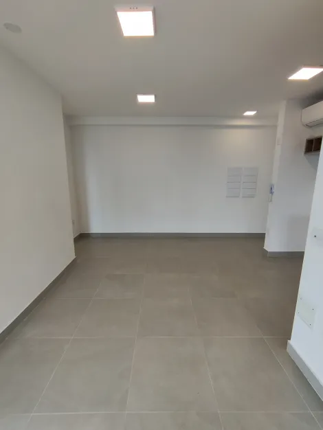 Apartamento em condomínio Lançamento Andar Alto Vista Maravilhosa com 01 dormitório, armário, ar condicionado