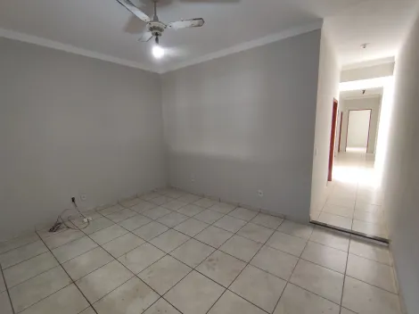 Casa Térrea em maravilhosa localização ao lados de supermercado e diversos segmentos de comércios e serviços, com 02 dormitórios (01 suíte)