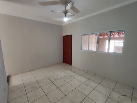 Casa Térrea em maravilhosa localização ao lados de supermercado e diversos segmentos de comércios e serviços, com 02 dormitórios (01 suíte)