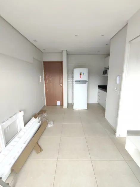 Apto Semi Mobiliado à 300 metros da faculdade USP com 01 dormitório suíte, armário, ar condicionado