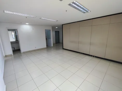 imagem 3 - Maravilhoso Conjunto Comercial Andar Alto Face Sombra Sala dupla 135m² AU com espaço para recepção, ares condicionados, forro, luminárias imagem 3 - Maravilhoso Conjunto Comercial Andar Alto Face Sombra Sala dupla 135m² AU com espaço para recepção, ares condicionados, forro, luminárias