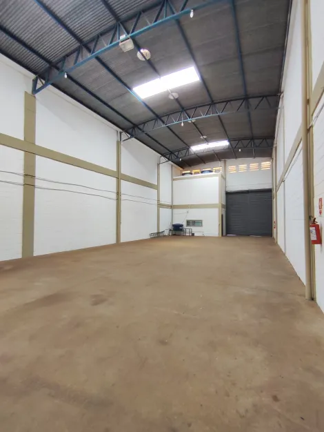 imagem 5 - Salão Comercial entre as avenidas Brasil e Thomaz Alberto Whately com 320m² AC (opção negociável de + 320m² ao lado) sendo salão em vão livre, pé direito de 7,50m, piso usinado para carga pesada imagem 5 - Salão Comercial entre as avenidas Brasil e Thomaz Alberto Whately com 320m² AC (opção negociável de + 320m² ao lado) sendo salão em vão livre, pé direito de 7,50m, piso usinado para carga pesada