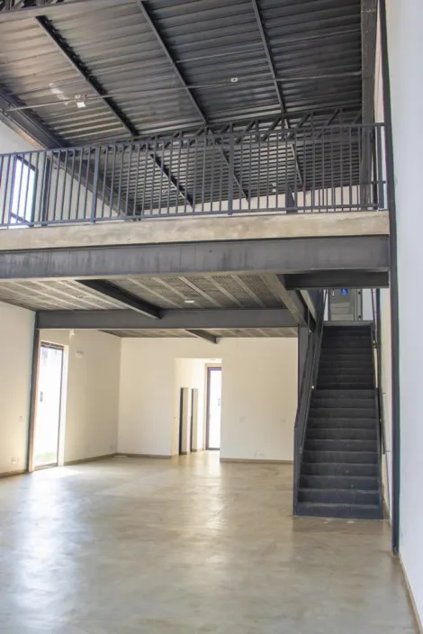 imagem 1 - Salão com pé direito duplo 295,5 m² AC sendo 184m² pavimento térreo (salão) + 111,5m² pavimento superior (mezanino), ao lado da avenida Cel Fernando Ferreira Leite imagem 1 - Salão com pé direito duplo 295,5 m² AC sendo 184m² pavimento térreo (salão) + 111,5m² pavimento superior (mezanino), ao lado da avenida Cel Fernando Ferreira Leite