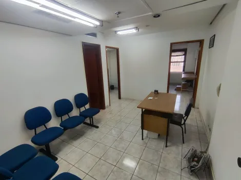 imagem 1 - Maravilhosa Sala Comercial no condomínio Jose Fortes Guimaraes, entre os hospitais HC e São Francisco, com 40m² AU sendo 03 salas (01 recepção e 01 arquivo), 02 wc privativos e 01 vaga de garagem coberta imagem 1 - Maravilhosa Sala Comercial no condomínio Jose Fortes Guimaraes, entre os hospitais HC e São Francisco, com 40m² AU sendo 03 salas (01 recepção e 01 arquivo), 02 wc privativos e 01 vaga de garagem coberta