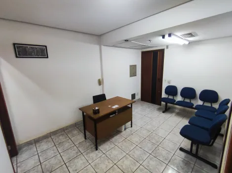 imagem 3 - Maravilhosa Sala Comercial no condomínio Jose Fortes Guimaraes, entre os hospitais HC e São Francisco, com 40m² AU sendo 03 salas (01 recepção e 01 arquivo), 02 wc privativos e 01 vaga de garagem coberta imagem 3 - Maravilhosa Sala Comercial no condomínio Jose Fortes Guimaraes, entre os hospitais HC e São Francisco, com 40m² AU sendo 03 salas (01 recepção e 01 arquivo), 02 wc privativos e 01 vaga de garagem coberta