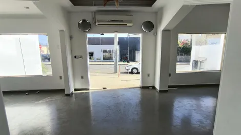imagem 2 - Salão/ Loja Térreo no Boulevard com 193m² de área construída em um terreno de 300m², entre as avenidas Independência e Nove de Julho, sendo 01 salão com vitrine na fachada imagem 2 - Salão/ Loja Térreo no Boulevard com 193m² de área construída em um terreno de 300m², entre as avenidas Independência e Nove de Julho, sendo 01 salão com vitrine na fachada