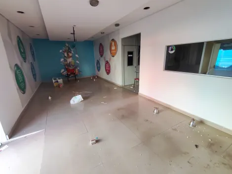 imagem 4 - Salão Térreo na Rua Duque de Caxias, em maravilhosa localização da região central com grande fluxo de pedestres e veículos, são 370m² AC com divisórias em eucatex (reversível para vão livre), 02 wc, cozinha, depósito e quintal. Piso em cerâmica esmaltada. imagem 4 - Salão Térreo na Rua Duque de Caxias, em maravilhosa localização da região central com grande fluxo de pedestres e veículos, são 370m² AC com divisórias em eucatex (reversível para vão livre), 02 wc, cozinha, depósito e quintal. Piso em cerâmica esmaltada.