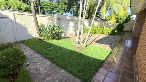 imagem 3 - Casa Térrea 367m² com 4 quartos sendo 2 suítes, armários sendo 1 closet, 3 banheiros sendo 2 suítes e 1 social com gabinetes, espelhos e box em vidro, na Ribeirânia, avenida Costabile Romano, ao lado da faculdade UNAERP e próximo do Novo Shopping; imagem 3 - Casa Térrea 367m² com 4 quartos sendo 2 suítes, armários sendo 1 closet, 3 banheiros sendo 2 suítes e 1 social com gabinetes, espelhos e box em vidro, na Ribeirânia, avenida Costabile Romano, ao lado da faculdade UNAERP e próximo do Novo Shopping;