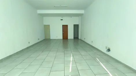 imagem 4 - Salão/ Loja com 72m² em vão livre e pé direito alto, fachada com vitrine em blindex, espaço para copa com pia, na avenida Meira Junior; imagem 4 - Salão/ Loja com 72m² em vão livre e pé direito alto, fachada com vitrine em blindex, espaço para copa com pia, na avenida Meira Junior;
