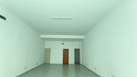 imagem 5 - Salão/ Loja com 72m² em vão livre e pé direito alto, fachada com vitrine em blindex, espaço para copa com pia, na avenida Meira Junior; imagem 5 - Salão/ Loja com 72m² em vão livre e pé direito alto, fachada com vitrine em blindex, espaço para copa com pia, na avenida Meira Junior;