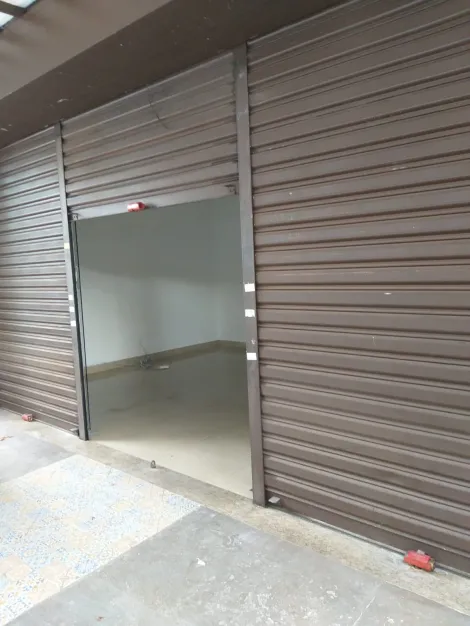 imagem 1 - Loja comercial com 106,93 mais estacionamento para locação no Centro imagem 1 - Loja comercial com 106,93 mais estacionamento para locação no Centro