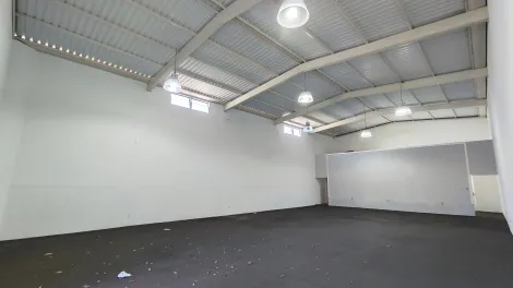 imagem 4 - Salão Comercial com 203m² em vão livre, pé direito alto e portão basculante eletrônico, no bairro Vila Albertina, atrás do Atacadão supermercado atacadista da Via Norte e Unidade de Vigilância Zoonoses; imagem 4 - Salão Comercial com 203m² em vão livre, pé direito alto e portão basculante eletrônico, no bairro Vila Albertina, atrás do Atacadão supermercado atacadista da Via Norte e Unidade de Vigilância Zoonoses;
