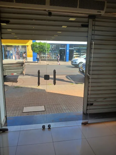 imagem 4 - Salão Comercial com 300m² sendo área principal em vão livre e fachada com vitrine, na avenida Da Saudade; imagem 4 - Salão Comercial com 300m² sendo área principal em vão livre e fachada com vitrine, na avenida Da Saudade;