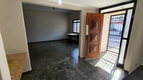 imagem 4 - Casa Comercial Térrea 173m² com 3 quartos sendo 1 suíte e com armários, na Rua Camilo De Mattos; imagem 4 - Casa Comercial Térrea 173m² com 3 quartos sendo 1 suíte e com armários, na Rua Camilo De Mattos;