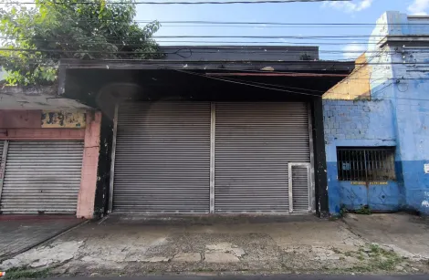 imagem 1 - Salão Comercial 350m² sendo área principal em vão livre com pé direito alto, podendo usar o recuo para estacionamento de clientes, porta de aço modelo comercial de enrolar e com automação + sótão para armazenamento e depósito, no Centro; imagem 1 - Salão Comercial 350m² sendo área principal em vão livre com pé direito alto, podendo usar o recuo para estacionamento de clientes, porta de aço modelo comercial de enrolar e com automação + sótão para armazenamento e depósito, no Centro;