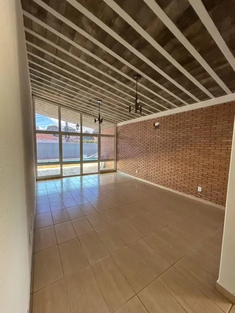 imagem 5 - Casa Comercial Para Locação, 06 Quartos Sendo 01 Suíte, 420 m² de Área Construída imagem 5 - Casa Comercial Para Locação, 06 Quartos Sendo 01 Suíte, 420 m² de Área Construída