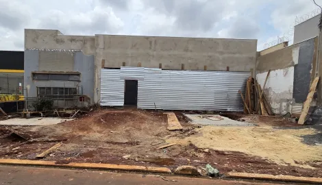 imagem 2 - Salão/ Loja Comercial 320m² em vão livre, piso elevado e forro em gesso, fachada com vitrine, ao lado das avenidas Independência e  João Fiusa; imagem 2 - Salão/ Loja Comercial 320m² em vão livre, piso elevado e forro em gesso, fachada com vitrine, ao lado das avenidas Independência e  João Fiusa;