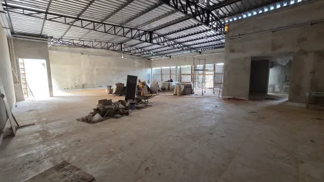 imagem 4 - Salão/ Loja Comercial 320m² em vão livre, piso elevado e forro em gesso, fachada com vitrine, ao lado das avenidas Independência e  João Fiusa; imagem 4 - Salão/ Loja Comercial 320m² em vão livre, piso elevado e forro em gesso, fachada com vitrine, ao lado das avenidas Independência e  João Fiusa;